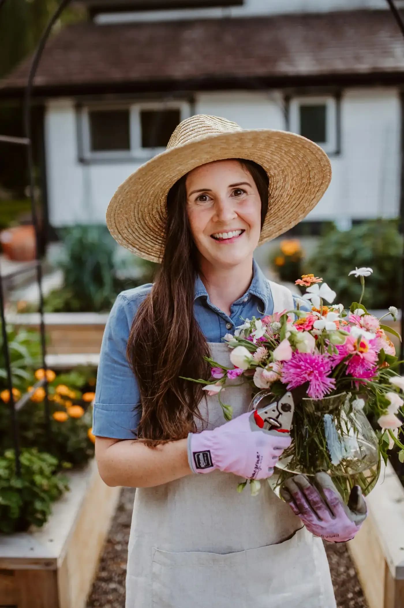 Notre fleuriste et un bouquet de saison