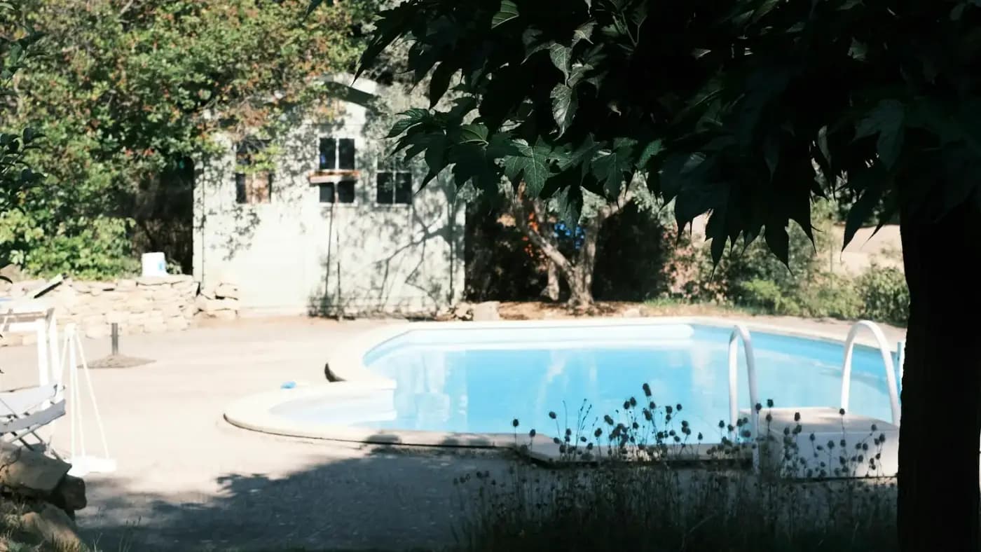 Bastide avec piscine et jardin arboré