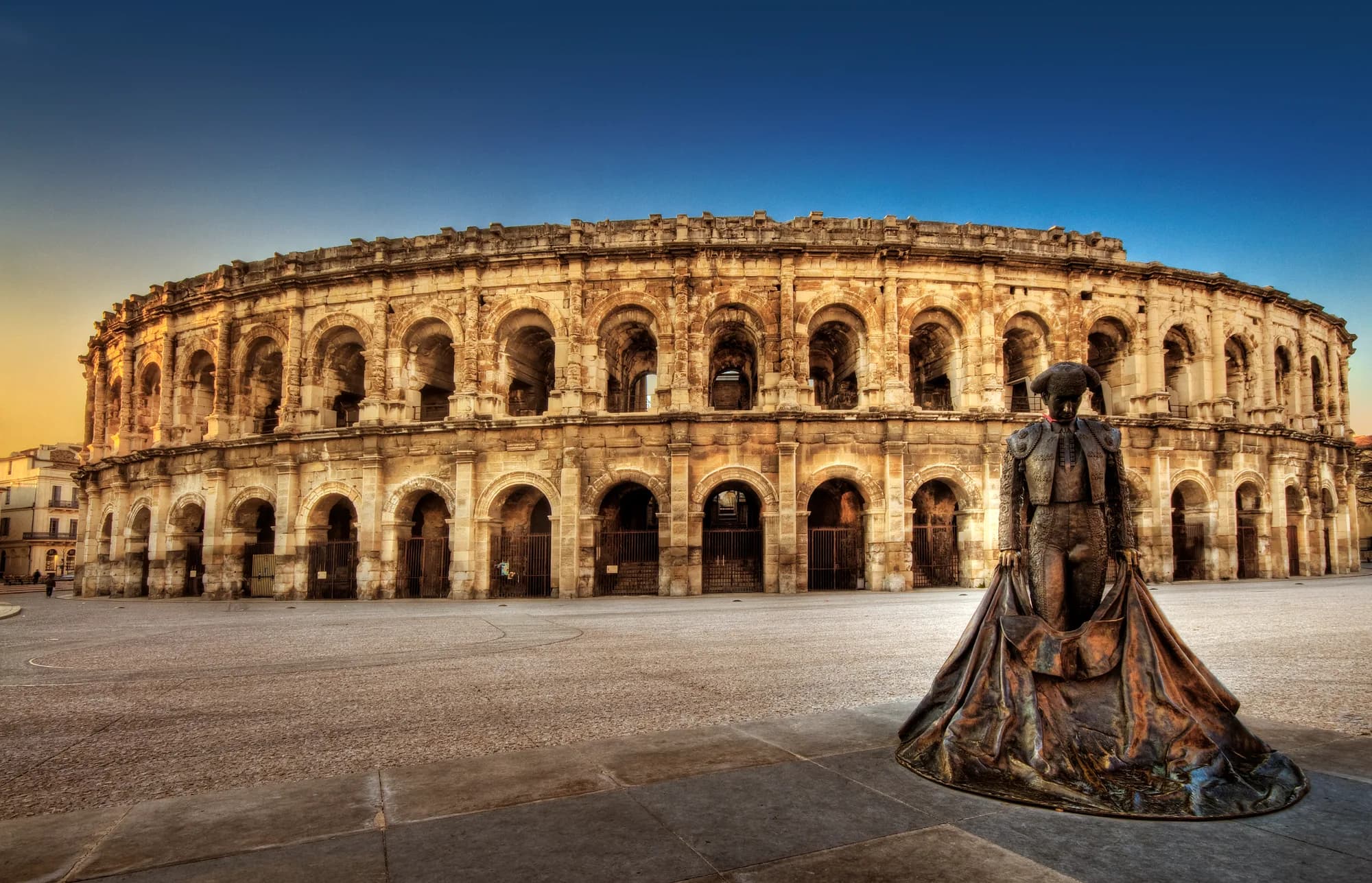 Les Arènes de Nîmes, à cinq minutes à pied du restaurant